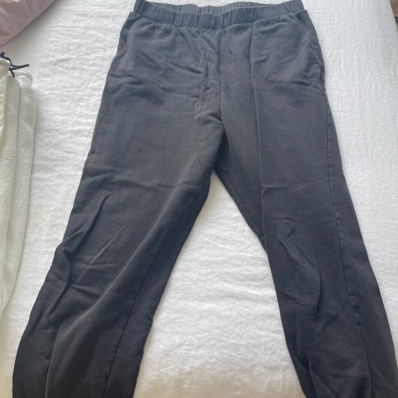 Zara Black Sweatpants - Picture 2 of 3